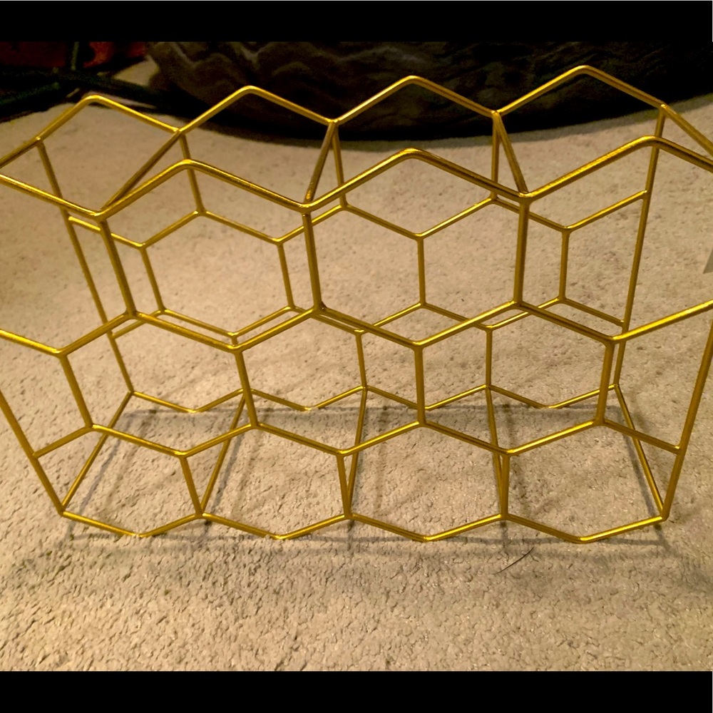 11-Bottle Gold Wine Rack